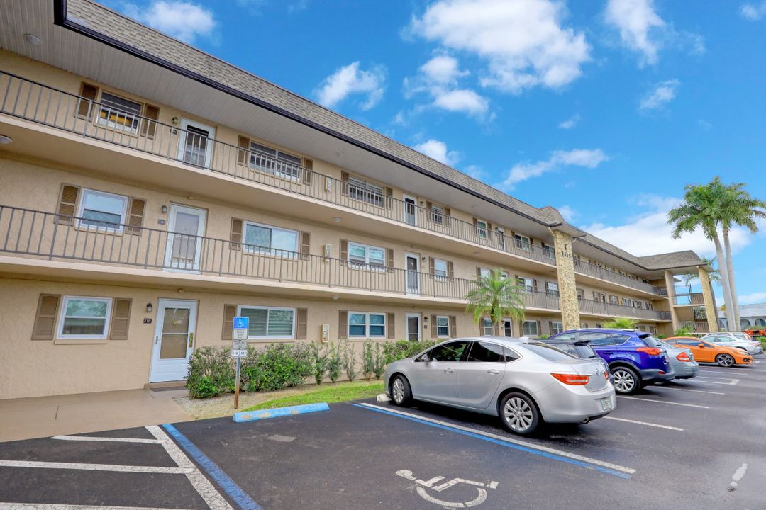 5467 Rattlesnake Hammock Rd #208C, Naples, FL 34113