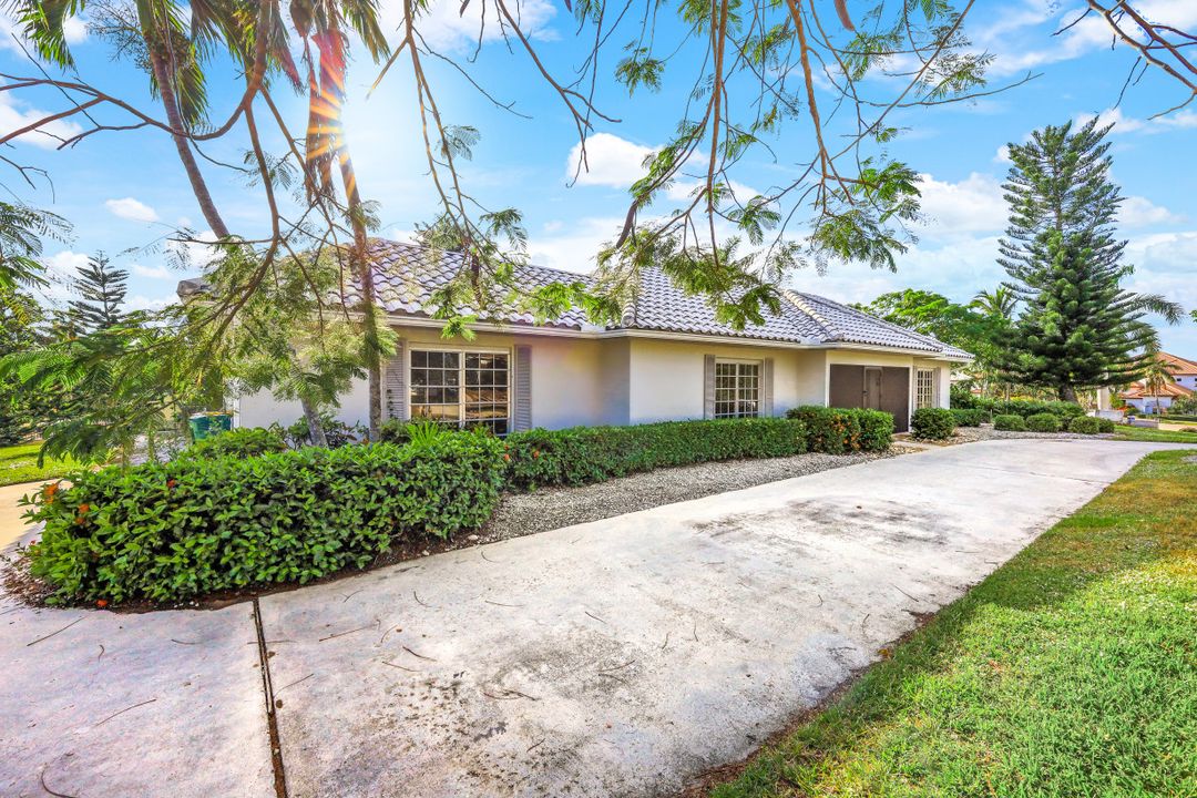 1585 Ludlow Rd, Marco Island, FL 34145