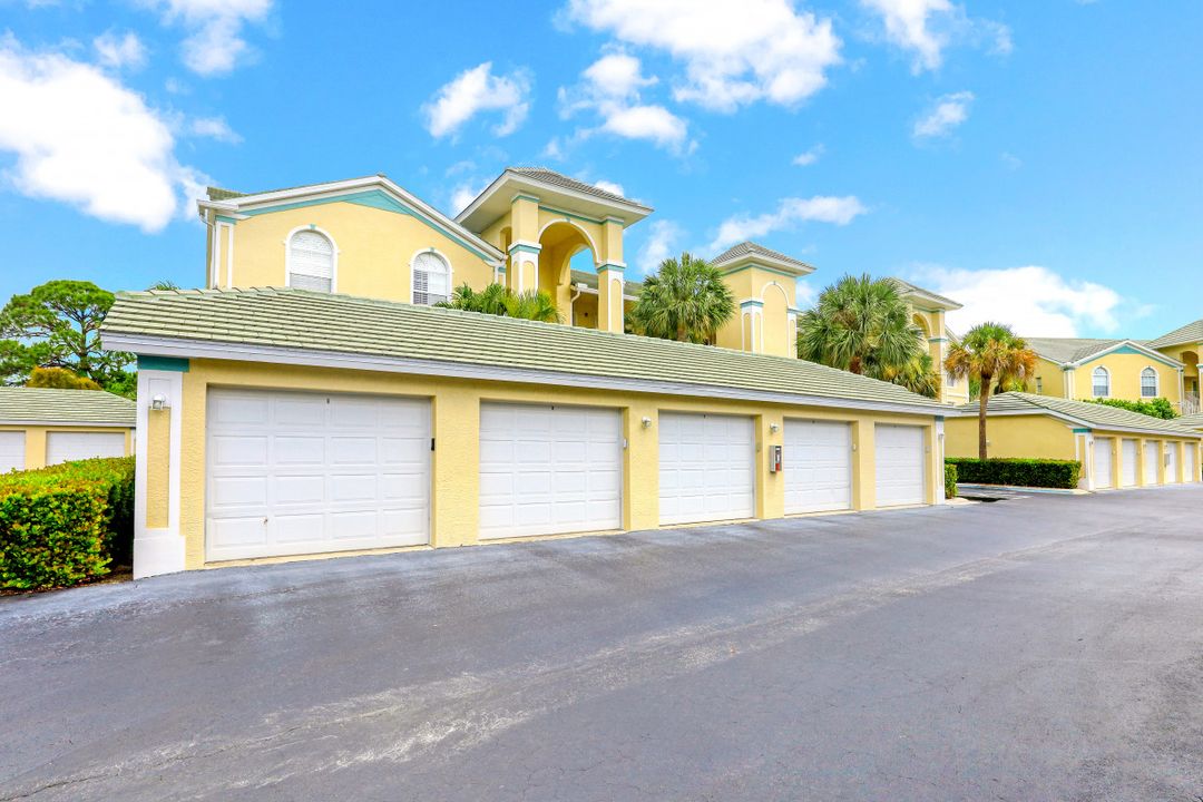 15505 Cedarwood Ln #204, Naples, FL 34110
