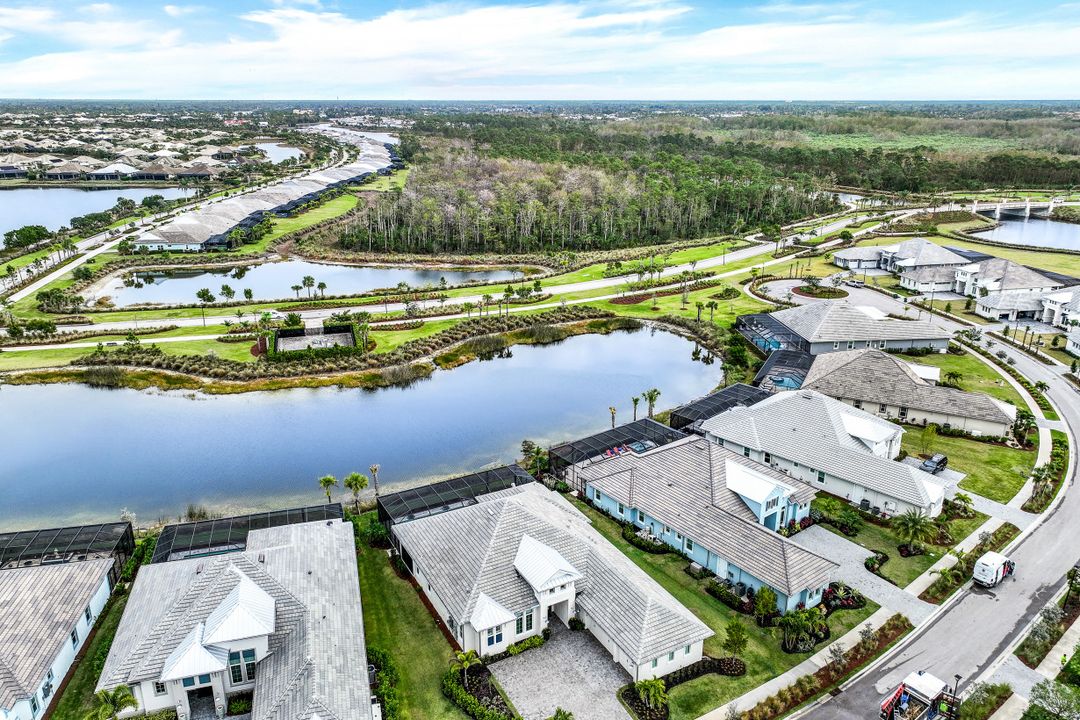 6231 Megans Bay Dr, Naples, FL 34112