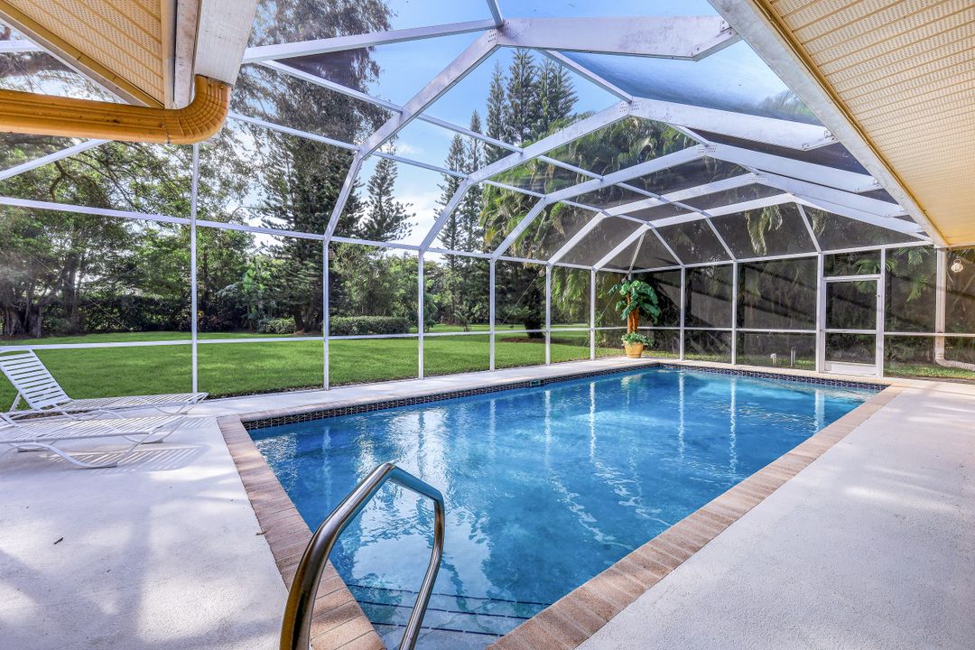 264 Henley Dr, Naples, FL 34104