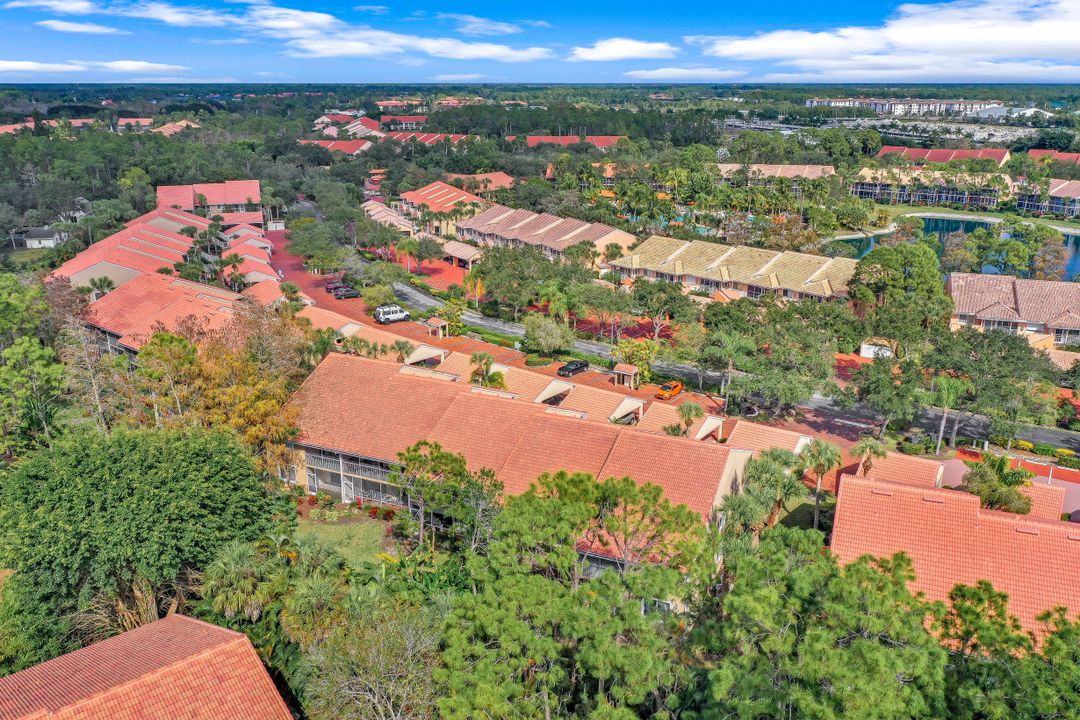 2305 Hidden Lake Dr #4, Naples, FL 34112