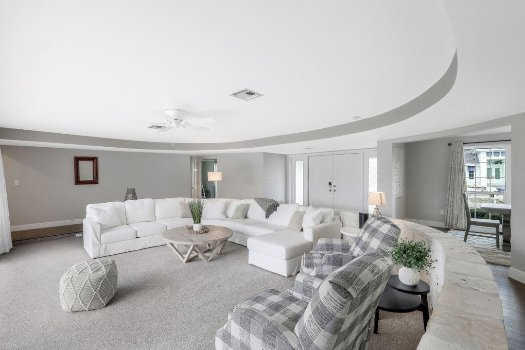 166 Hollyhock Ct, Marco Island, FL 34145