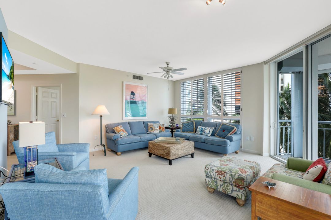 4255 Gulf Shore Blvd N #206, Naples, FL 34103