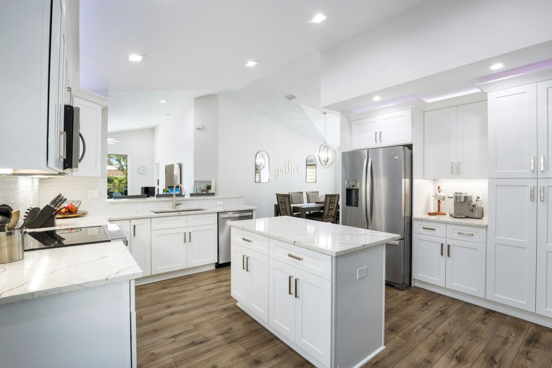 1671 Triangle Palm Terrace, Naples, FL 34119