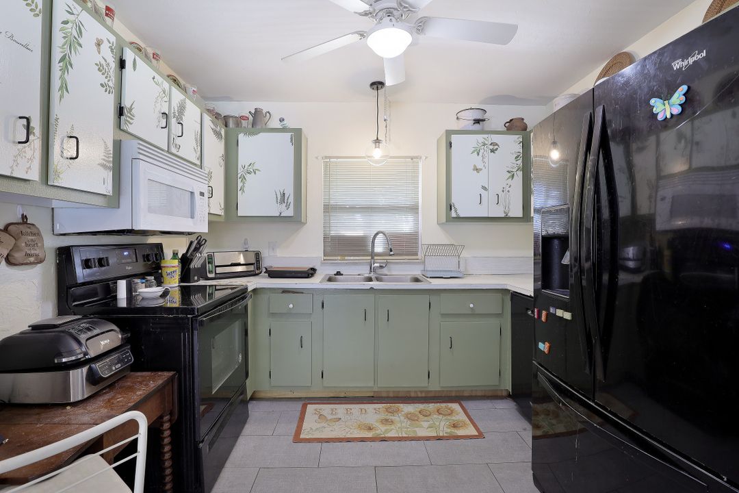 977 Hearty St, North Fort Myers, FL 33903