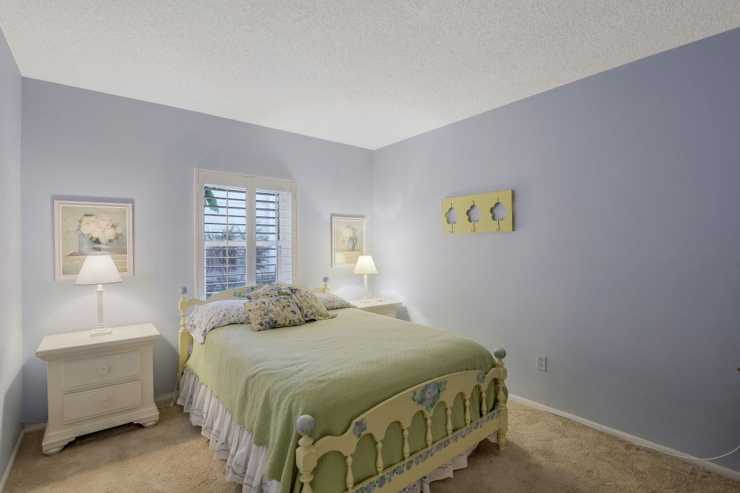 3400 Gulf Shore Blvd N #J-1, Naples, FL 34103