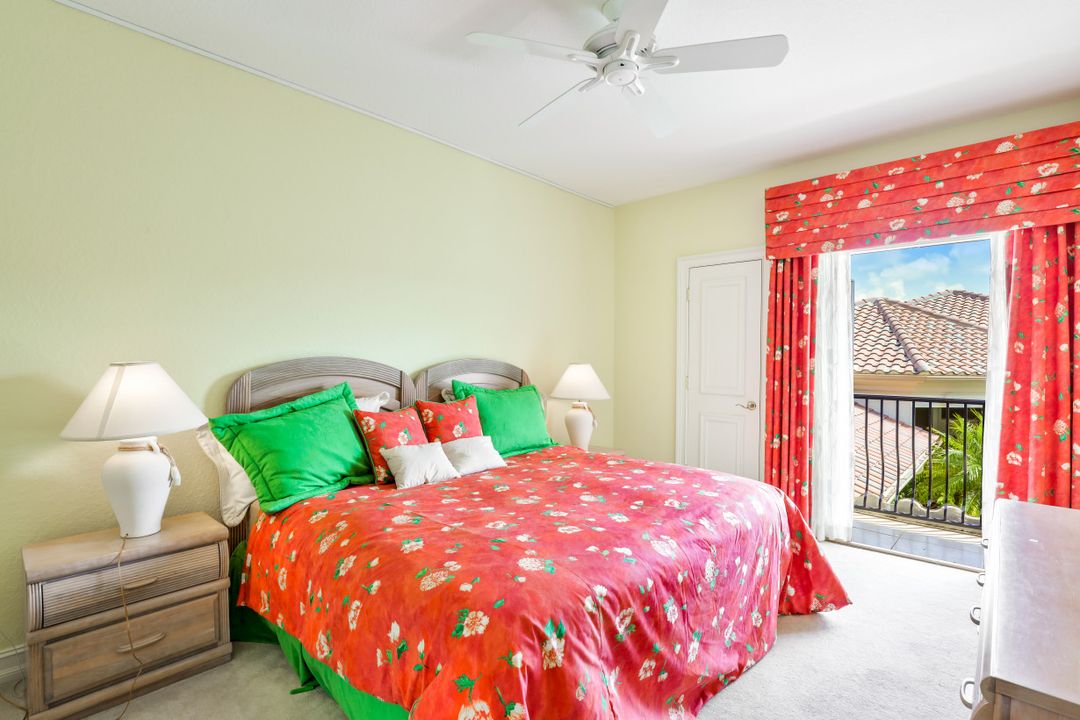 1064 Grand Isle Dr, Naples, FL 34108