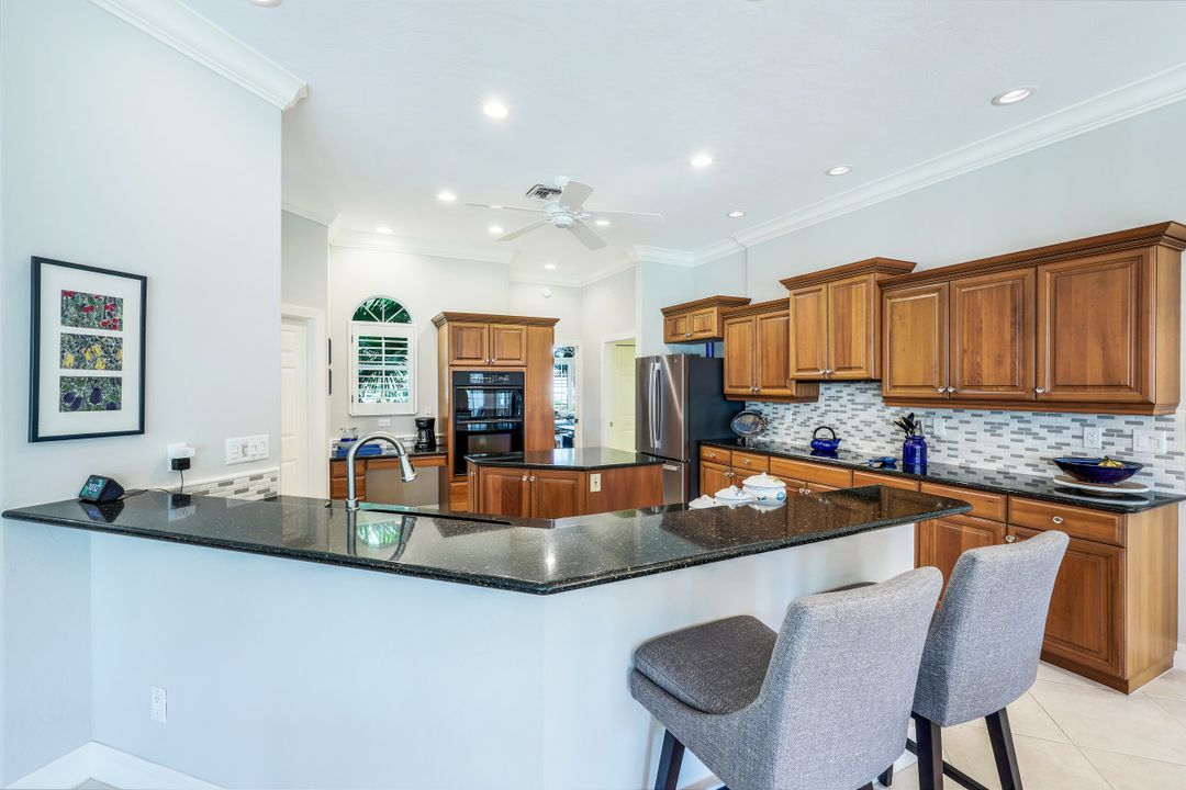 8072 Tiger Lily Dr, Naples, FL 34113