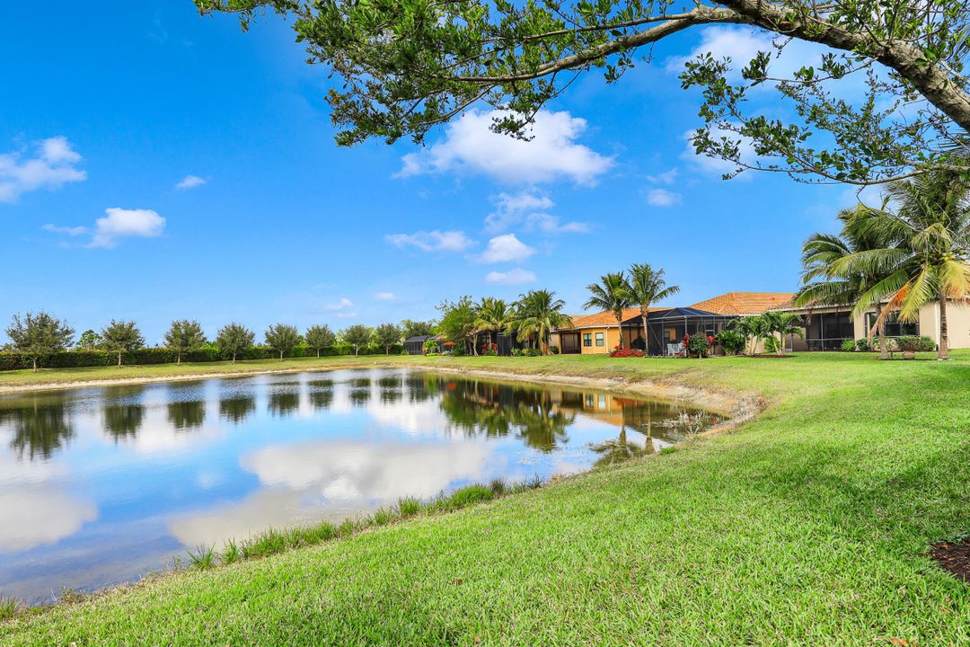 3370 Baltic Dr, Naples, FL 34119