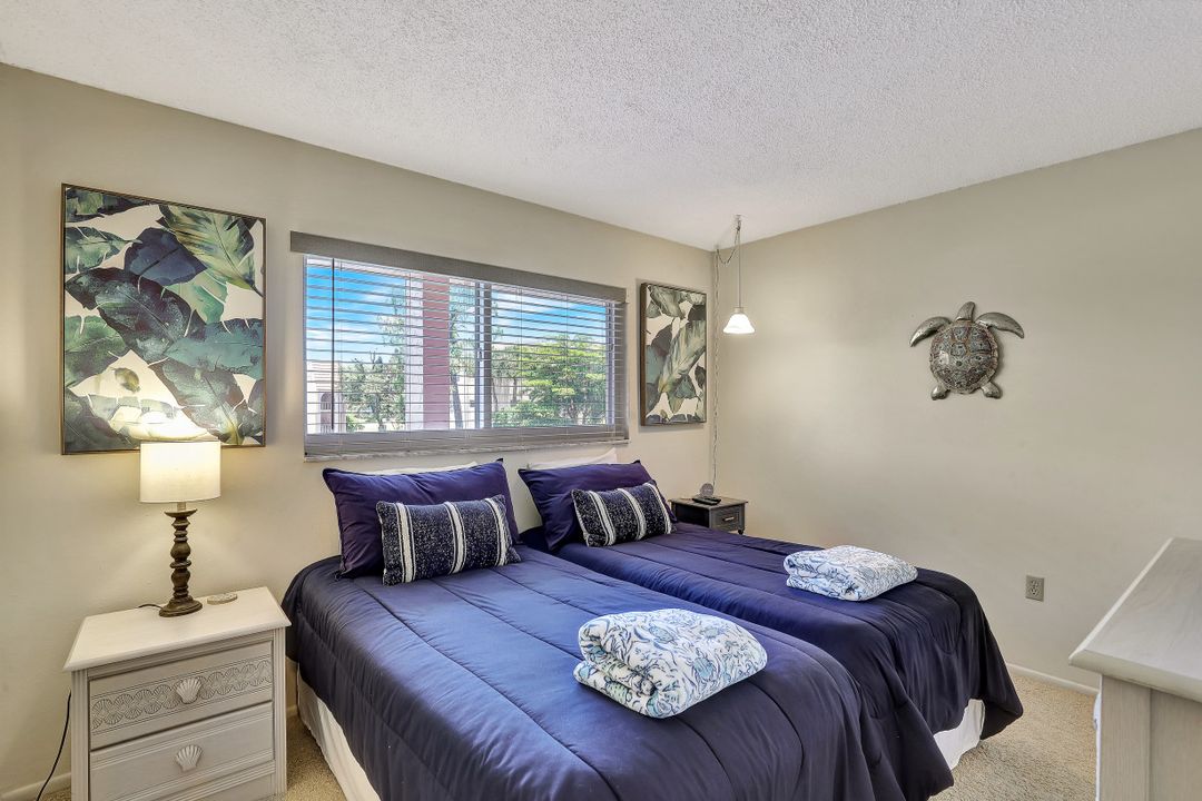 190 Turtle Lake Ct #203, Naples, FL 34105