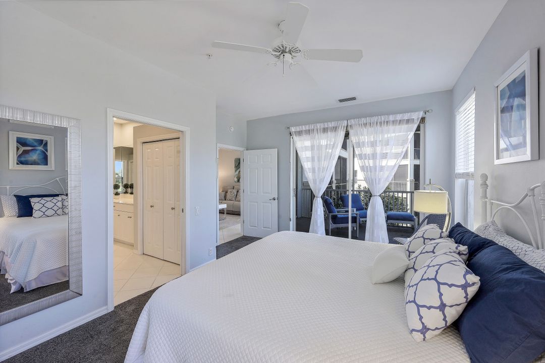 8239 Parkstone Pl #202, Naples, FL 34120