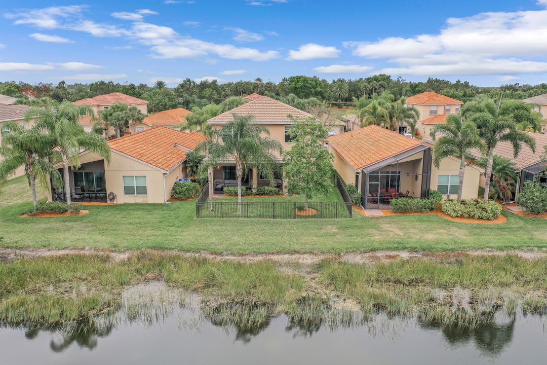 10313 Crepe Jasmine Ln, Fort Myers, FL 33913