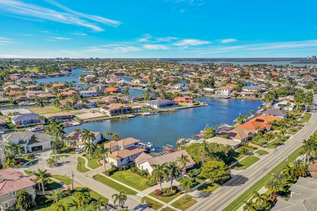 106 N Barfield Dr, Marco Island, FL 34145