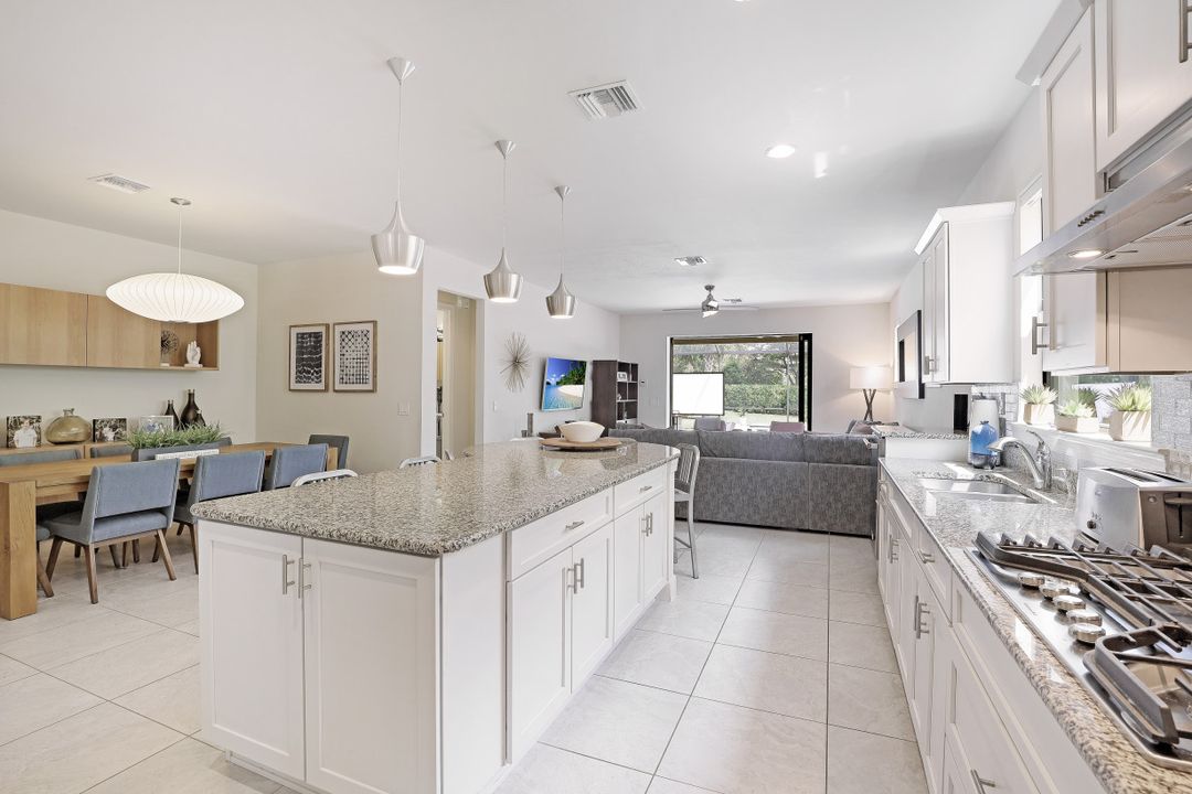 16083 Camden Lakes Cir, Naples, FL 34110