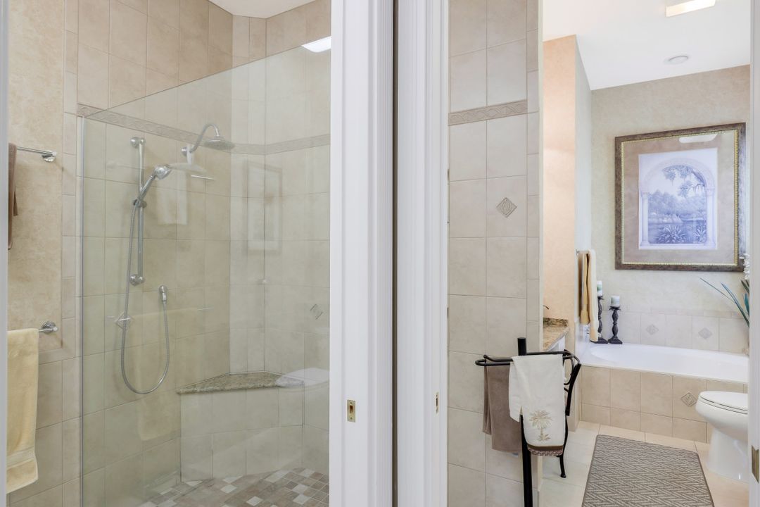 5981 Bermuda Ln, Naples, FL 34119