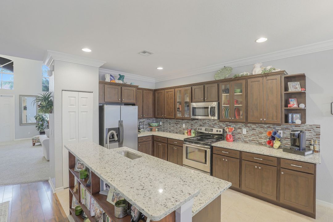 8313 Sumner Ave, Fort Myers, FL 33908