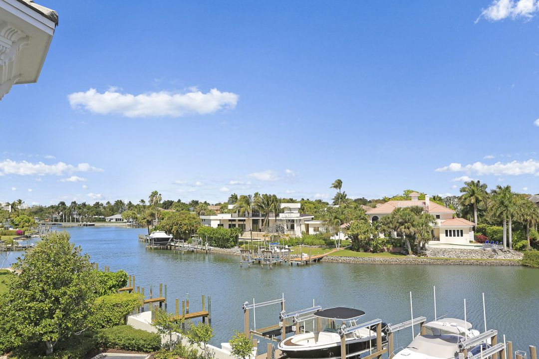 1400 Gulf Shore Blvd N #312, Naples, FL 34102