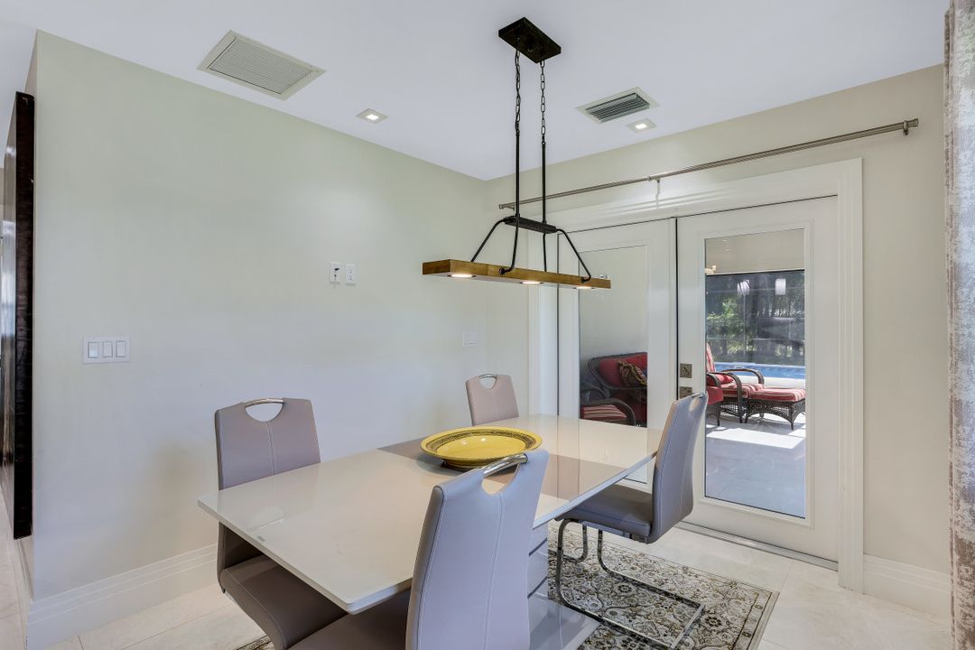 648 100th Ave N, Naples, FL 34108