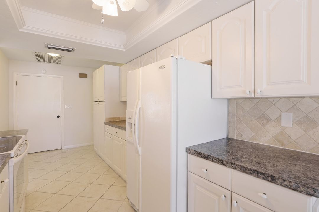 5241 Seagull Ct, Cape Coral, FL 33904