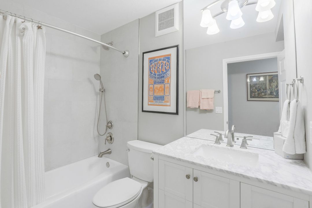 360 Horse Creek Dr #502, Naples, FL 34110