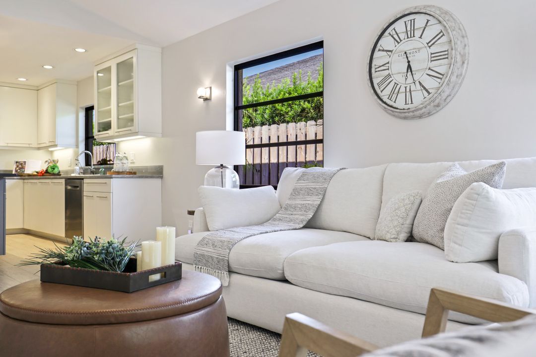 640 98th Ave N, Naples, FL 34108