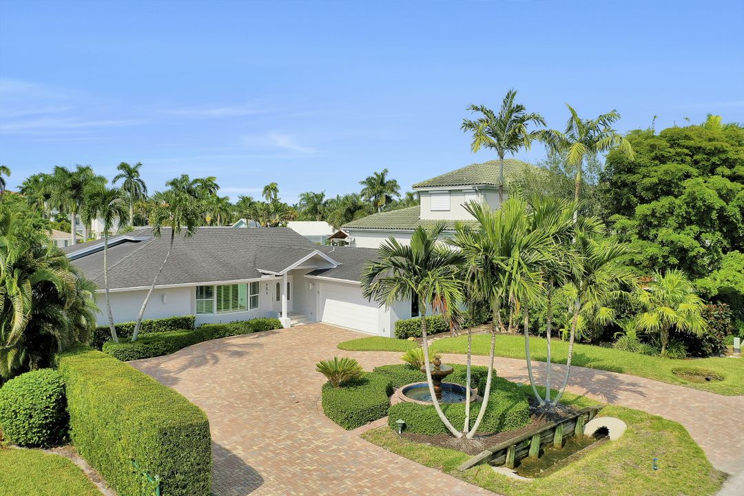 151 Bayview Ave, Naples, FL 34108