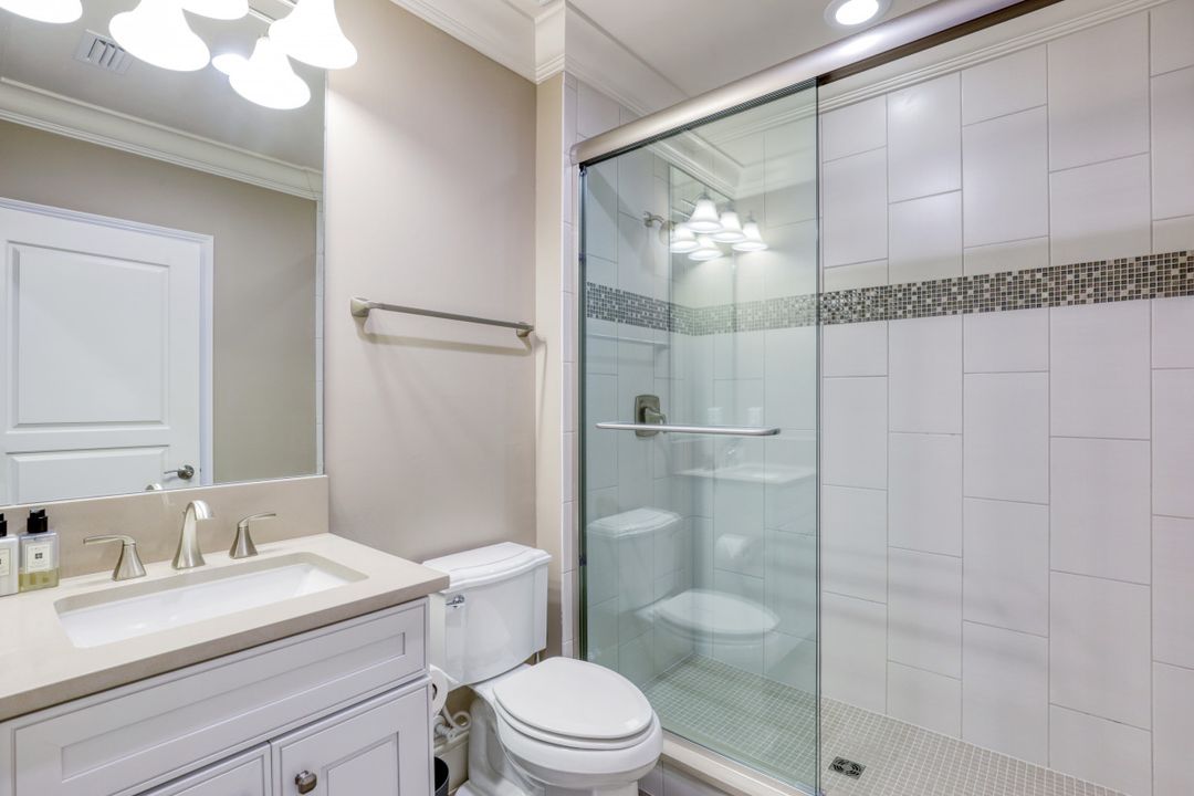 9067 Breakwater Dr, Naples, FL 34120