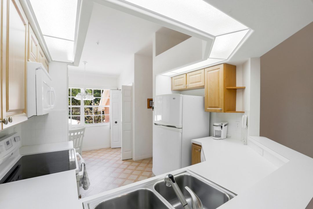 28080 Cavendish Ct  #2010, Bonita Springs, FL 34135