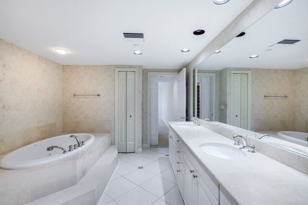 7117 Pelican Bay Blvd #1603, Naples, FL 34108