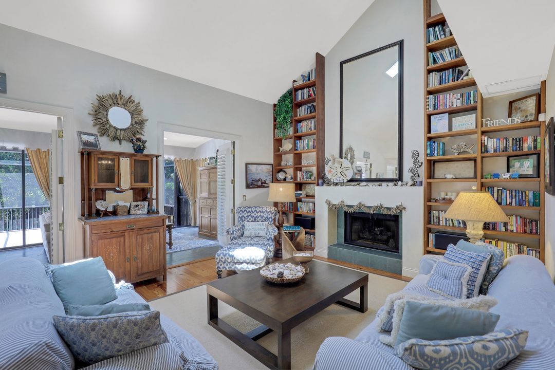 376 Leatherfern Ln, Marco Island, FL 34145