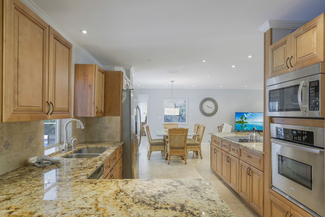 318 Sand Hill St, Marco Island, FL 34145