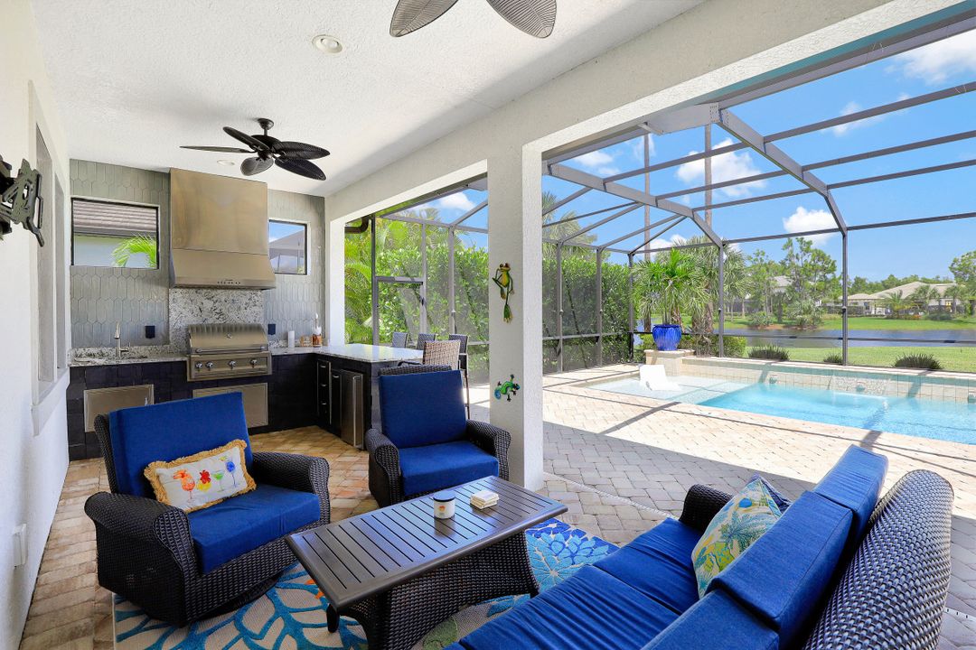 2155 Antigua Ln, Naples, FL 34120