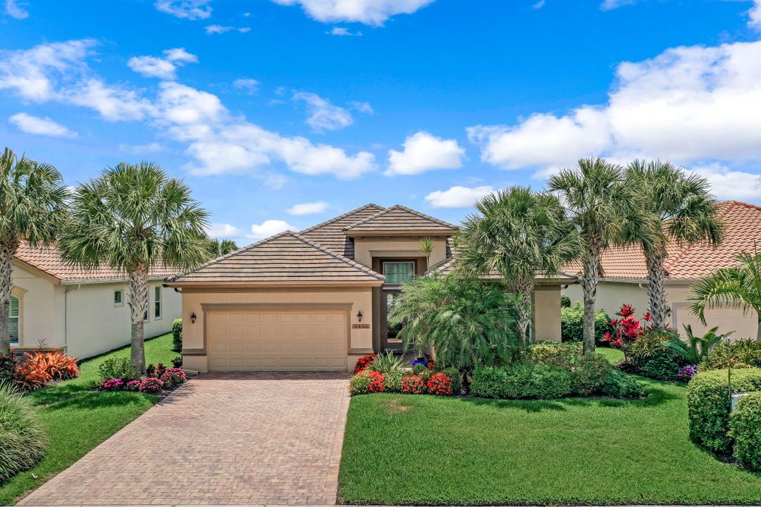 9415 Quarry Dr, Naples, FL 34120