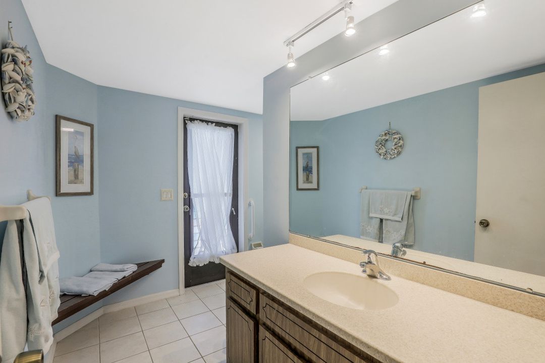 28 SE 12th Ave, Cape Coral, FL 33990