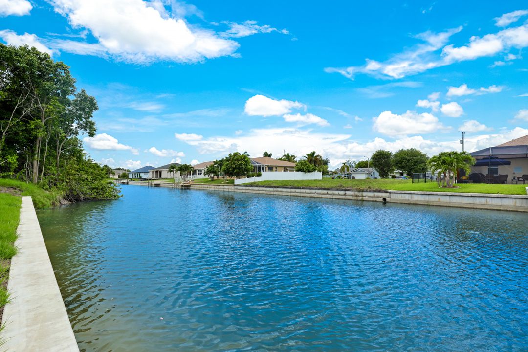 1334 SW Santa Barbara Pl, Cape Coral, FL 33991