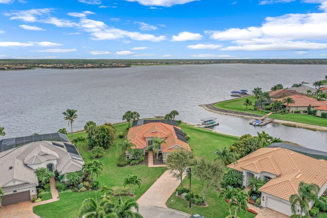 9424 Copper Rock Ct, Naples, FL 34120