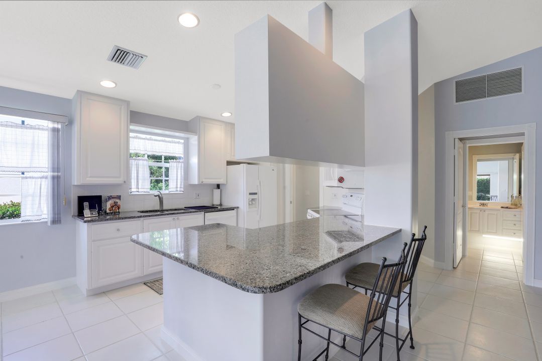 3343 Cayman Ln, Naples, FL 34119