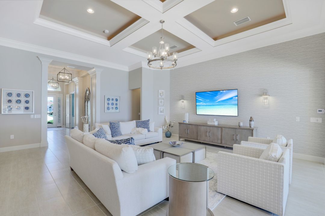 9273 Quarry Dr, Naples, FL 34120