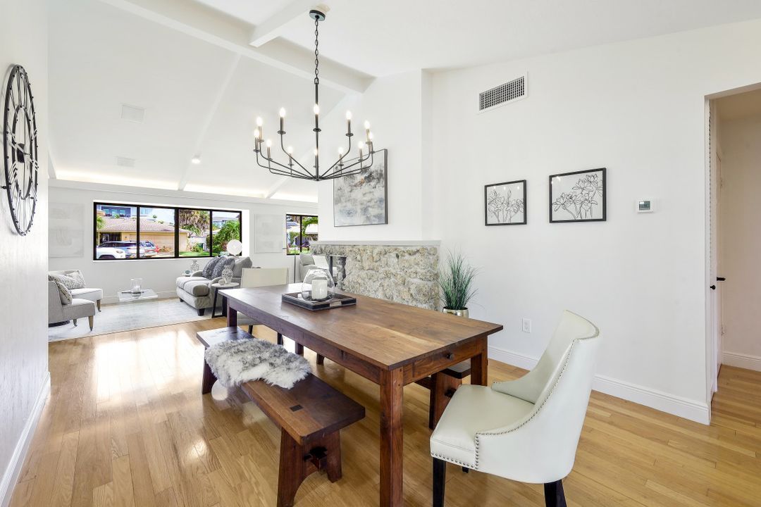 438 Lagoon Ave, Naples, FL 34108