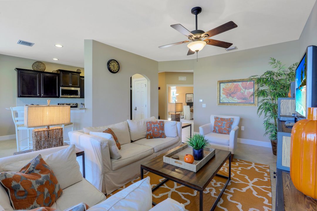 9064 Siesta Bay Dr #102, Naples, FL 34120