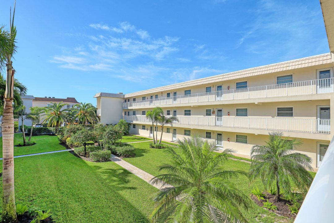 3150 Binnacle Dr #217, Naples, FL 34103