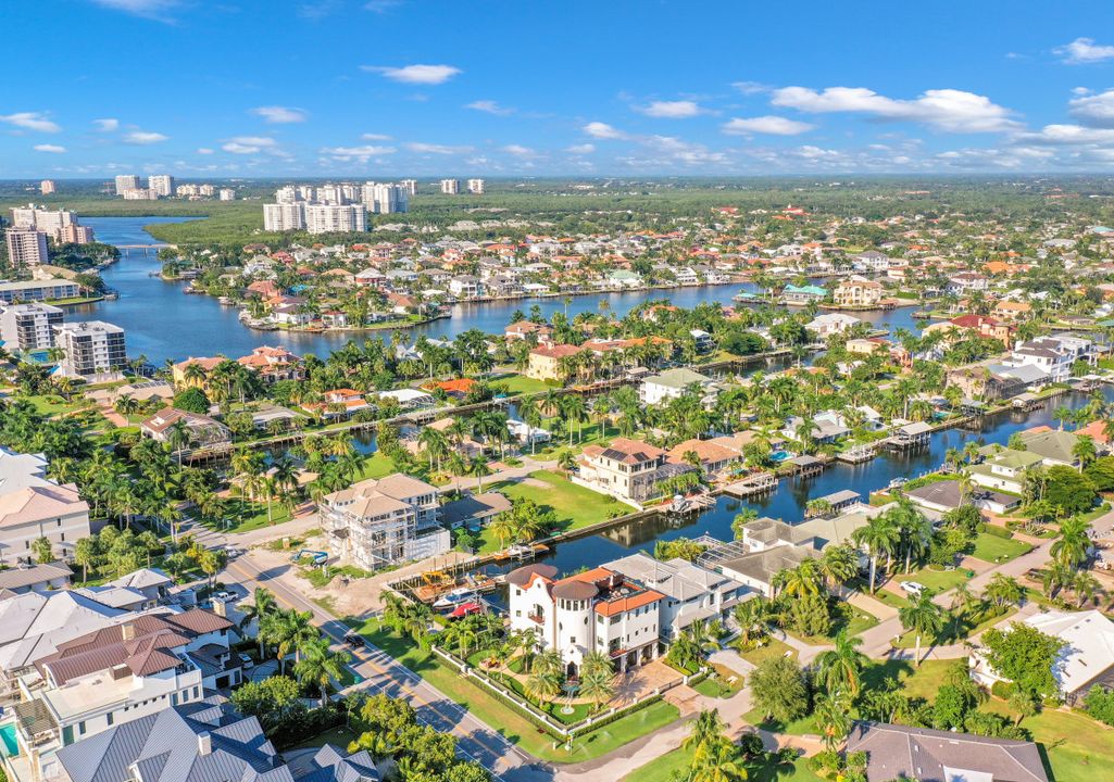 10080 Gulf Shore Dr, Naples, FL 34108