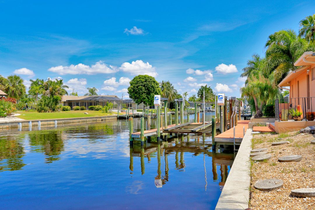 1902 SE 32nd St, Cape Coral, FL 33904