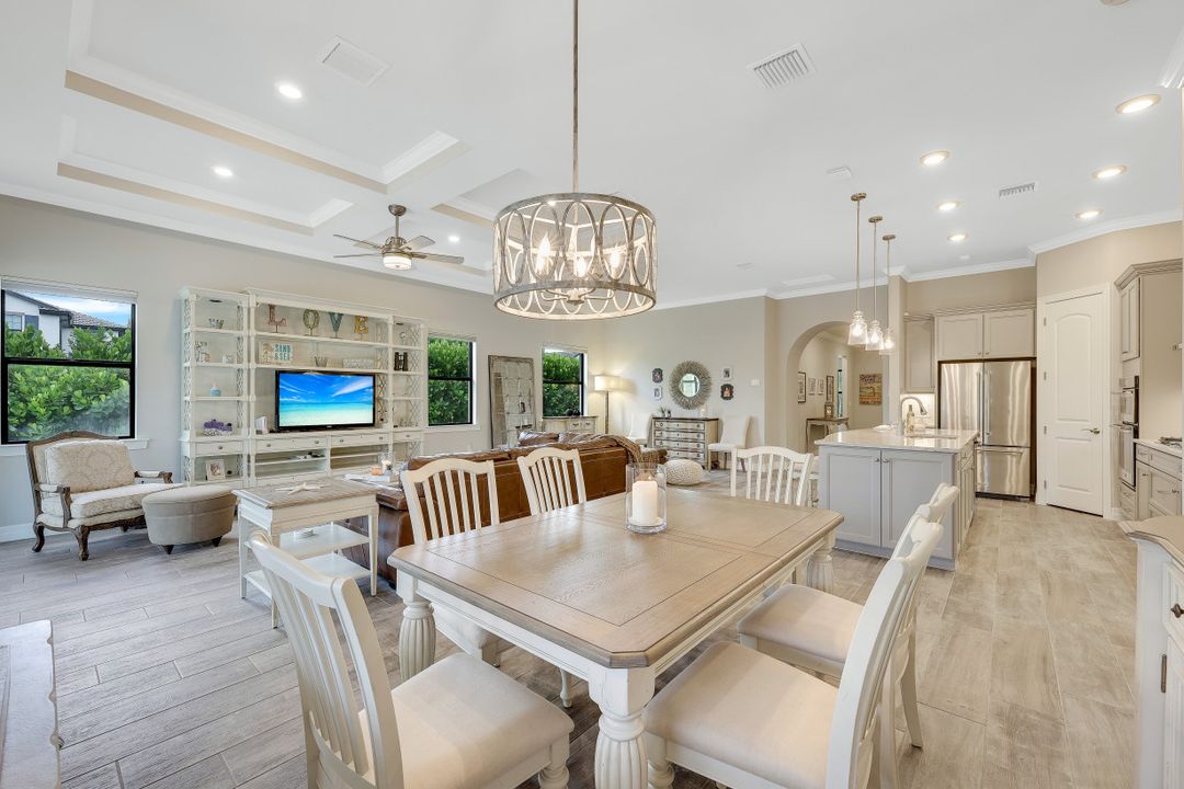 7273 Wilton Dr N, Naples, FL 34109