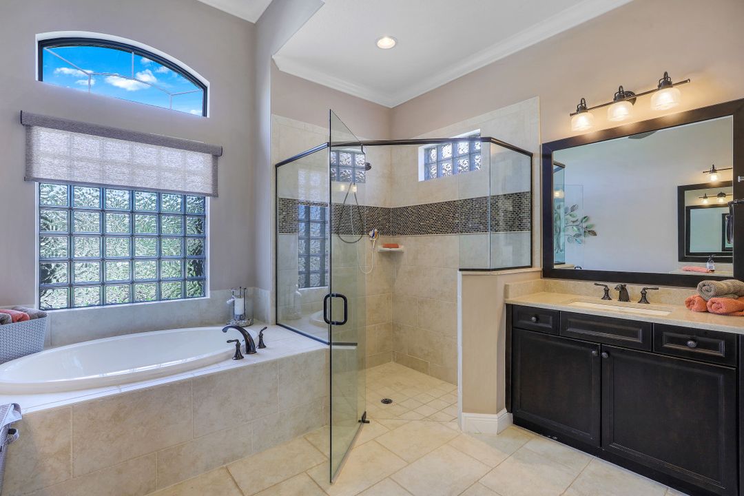 10565 Espanola Dr, Bonita Springs, FL 34135