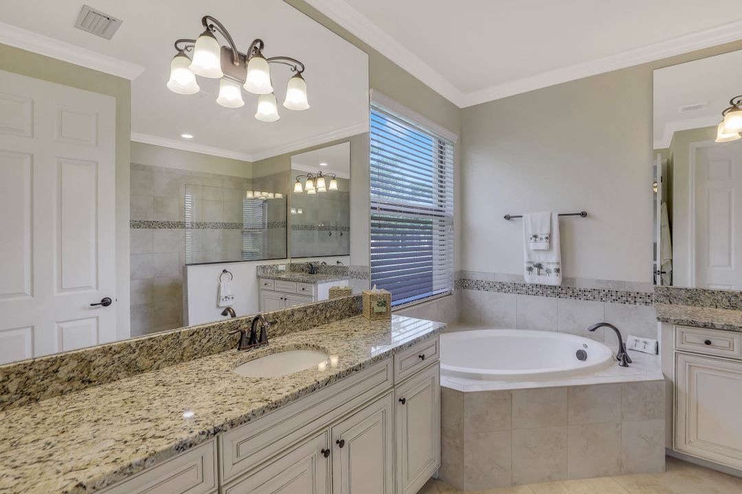 28600 Derry Ct, Bonita Springs, FL 34135