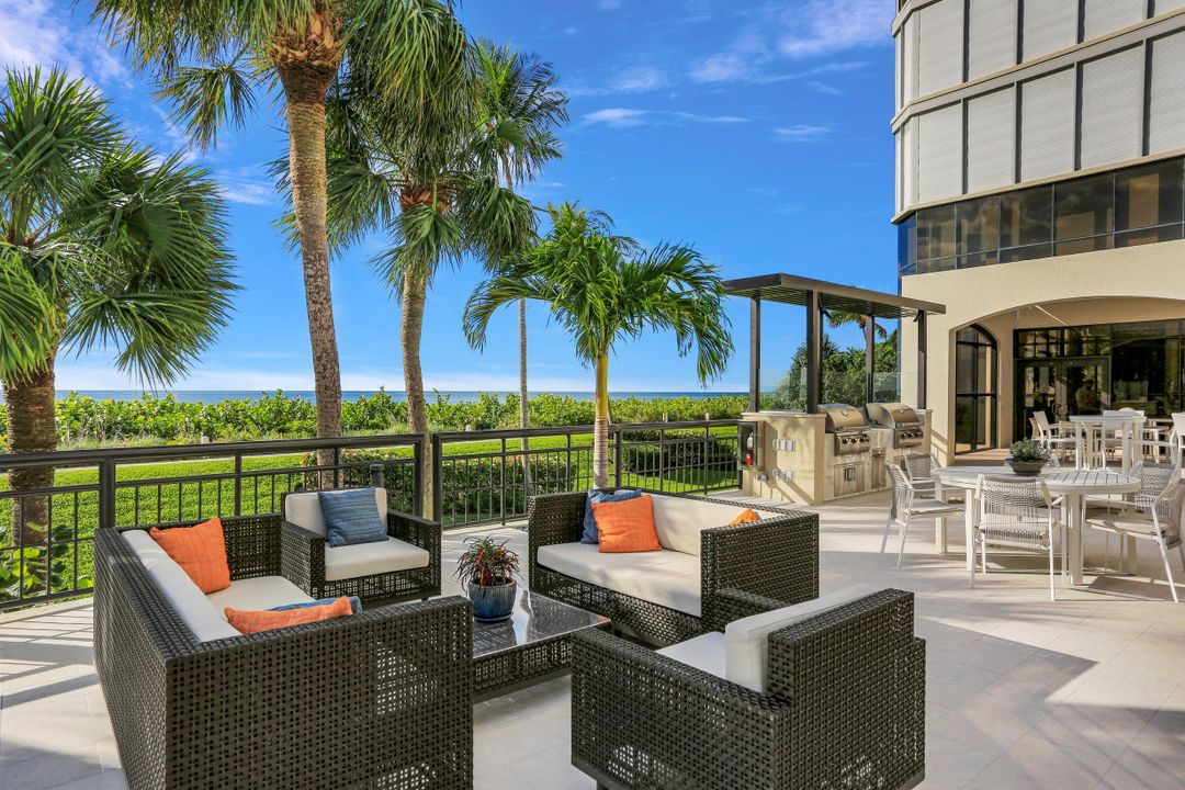 4951 Gulf Shore Blvd #302, Naples, FL 34103