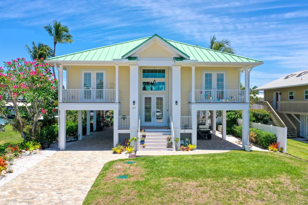 147 San Salvador St, Naples, FL 34113