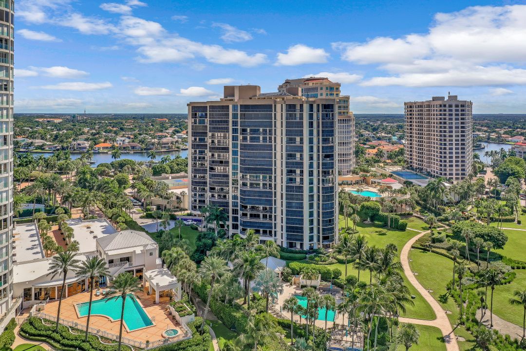 4551 Gulf Shore Blvd N #1003, Naples, FL 34103